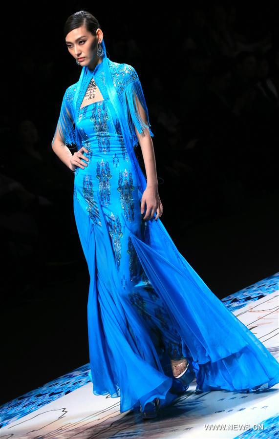Title: Unveiling the Elegance of Shishui Nianhua Womens Clothing