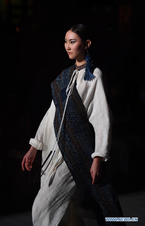 Title: Jixiangzhai Womens Fashion: A Celebration of Style and Tradition