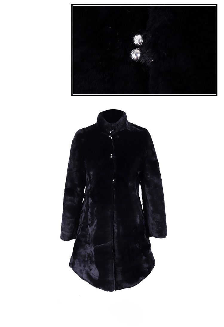 Title: The Resilience of Rabbit eight Gees Down Jacket: A Symbol of Chinese Winter Fashion