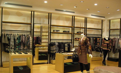 女性时尚店设计效果图展示，创意与舒适并存的现代女装店