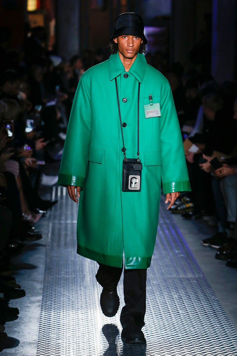 Title: The Art of High田 Fashion: A Masterpiece of Style and Subtlety
