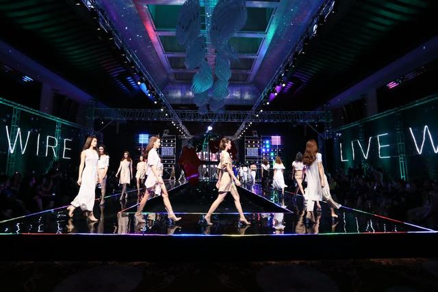 Title: The Fashionable World of Ribao Womens Clothing - Unraveling the Beauty and Style of Chinese Female Fashion