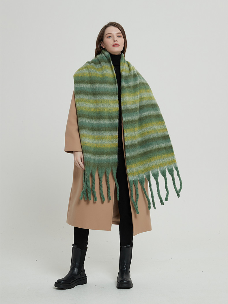 The Story of a Scarf and a Yarn
