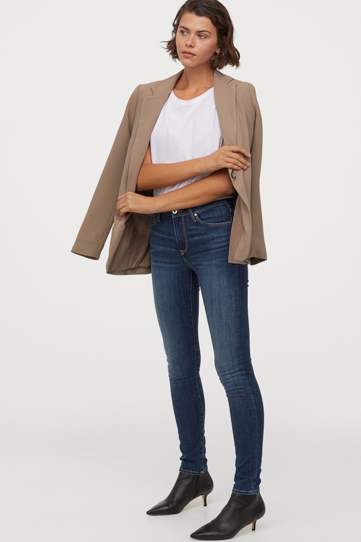 Title: Embracing Elegance and Style: A Fashionable Exploration of Niheff Womens Clothing