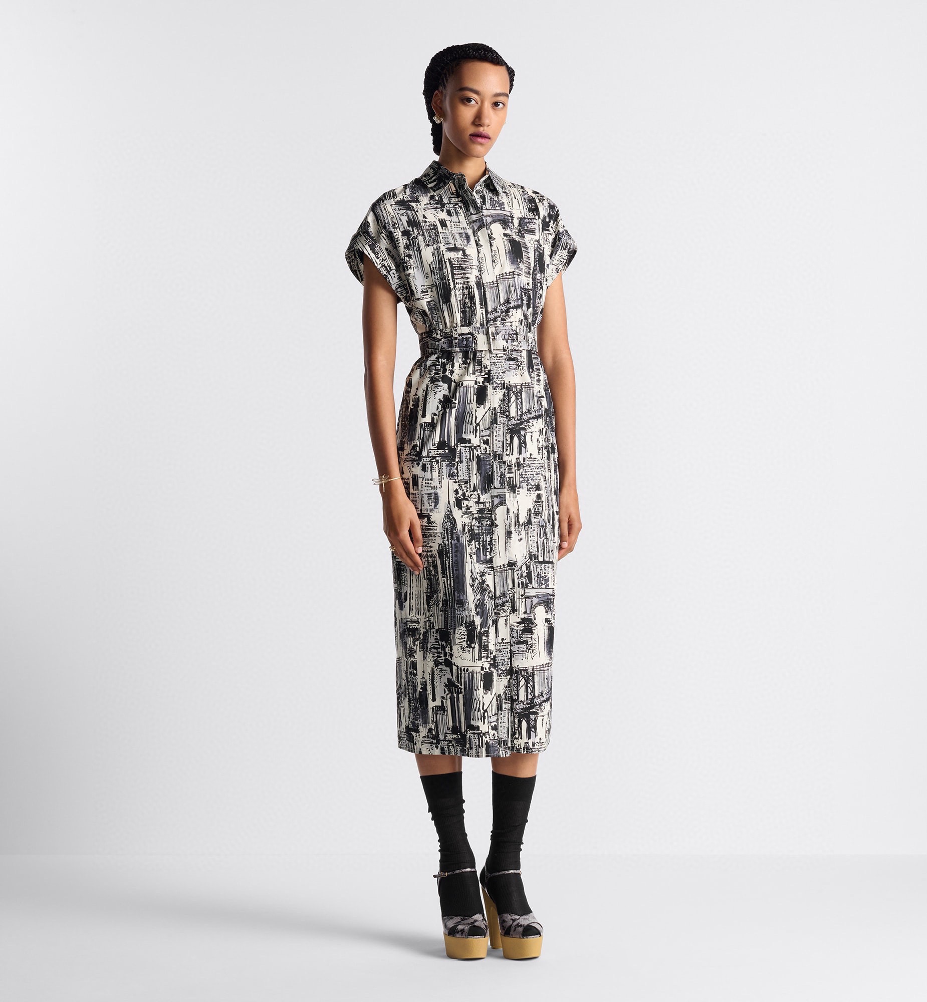 Title: Top 10 Womens Clothing Brands for 2023: The Ultimate Guide