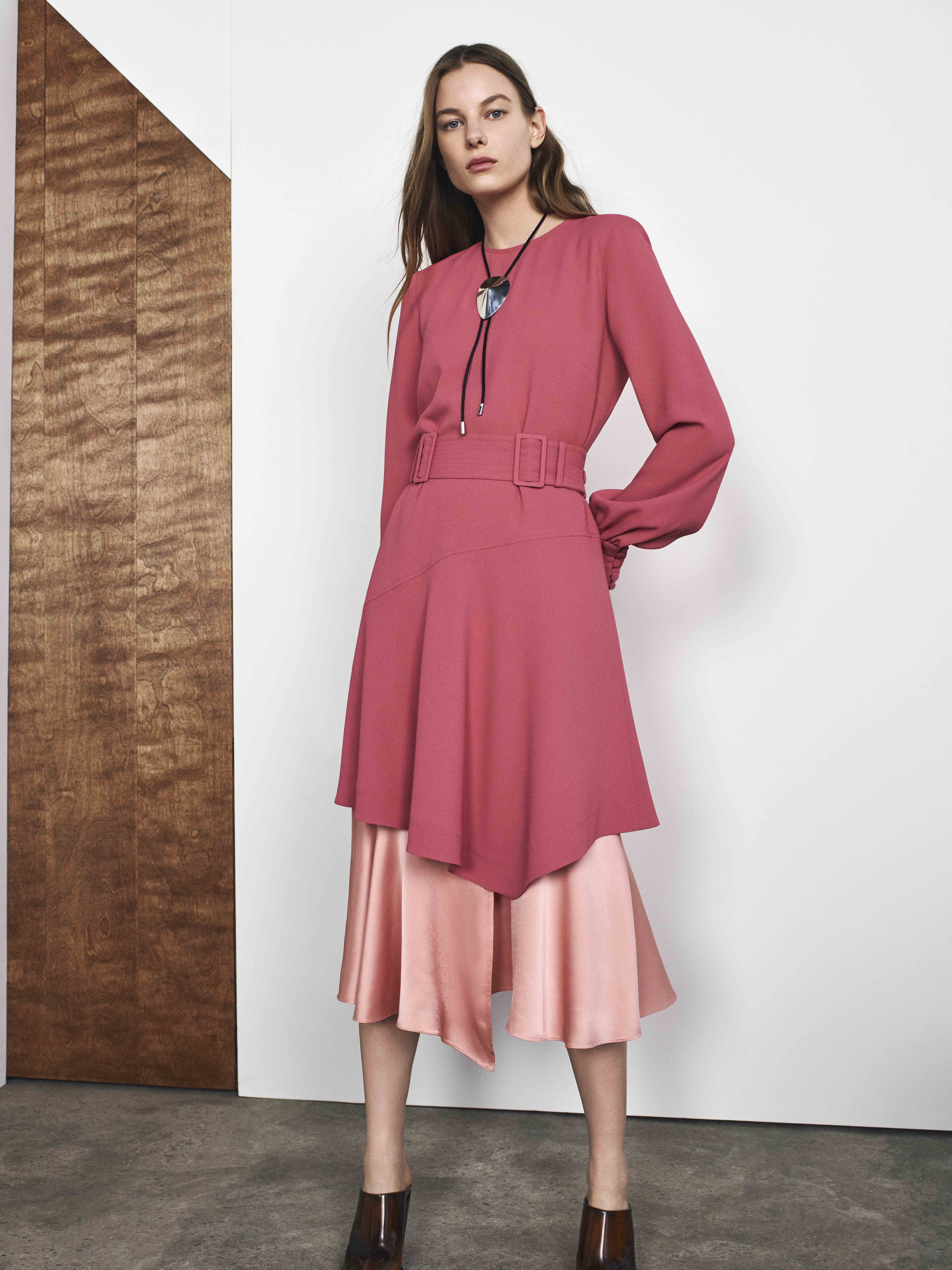 Title: Colorful Fashion: A Celebration of Womens Clothing at Colorful One秀女装