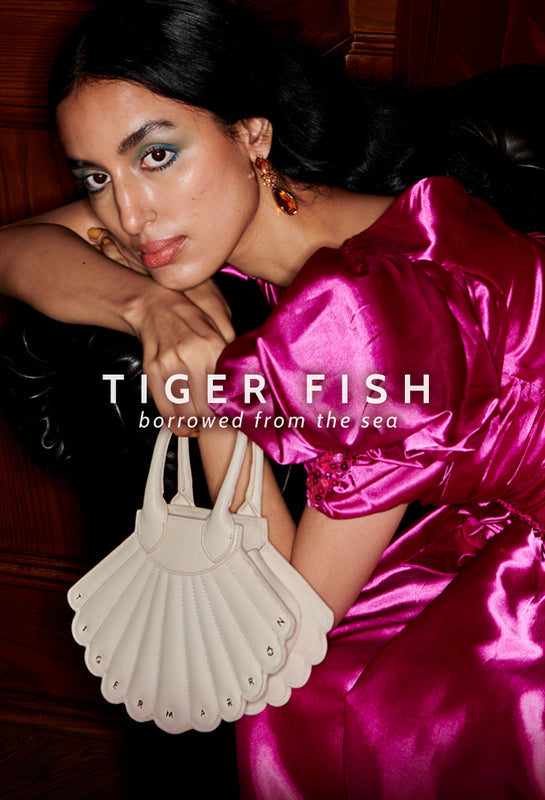 Title: Unveiling the Enigma of the Tiger Head Girl: An Insight into the World of Cross-dressing in China