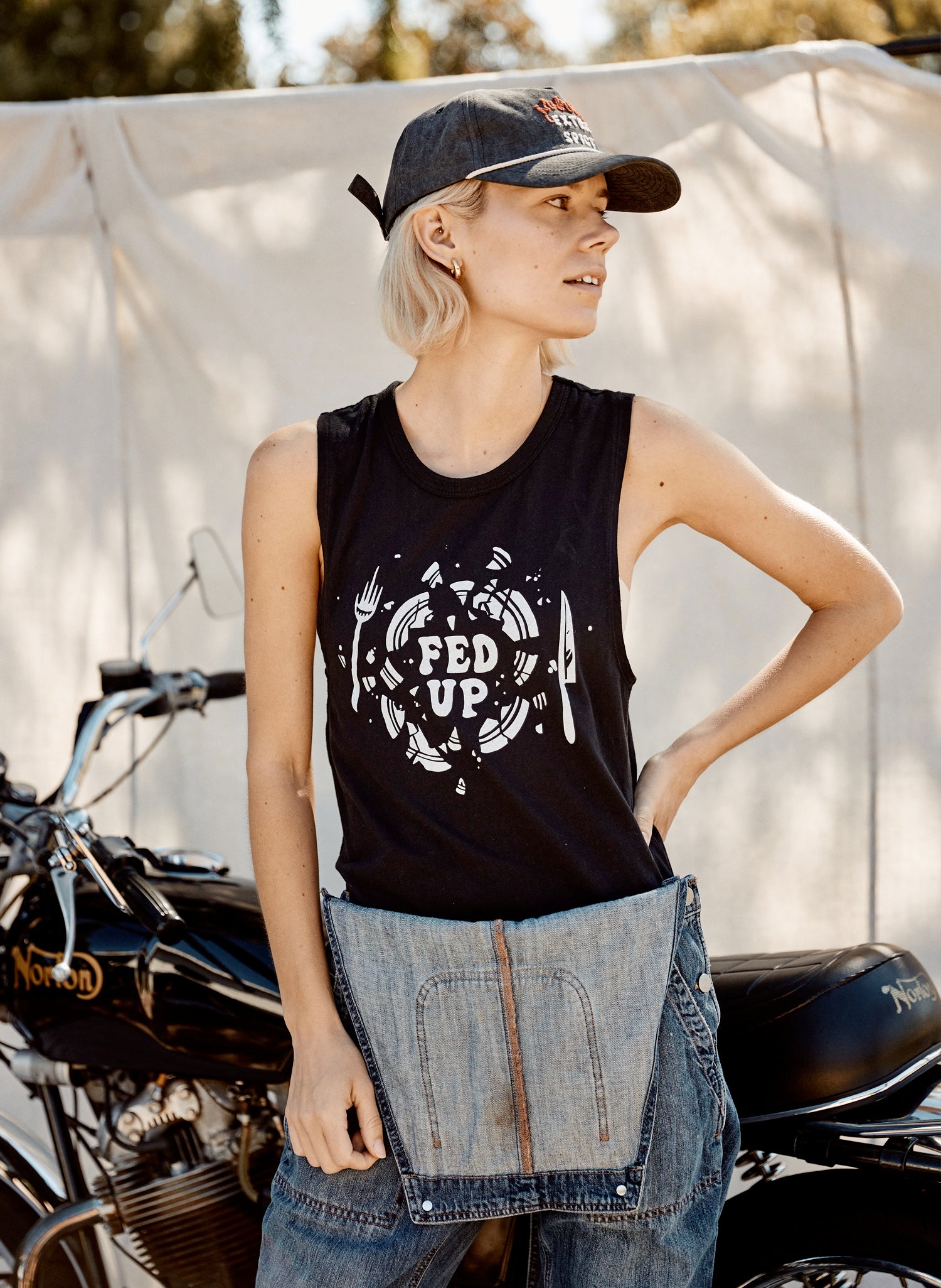 Title: Comfortable and Fashionable Womens T-Shirts for Middle-Aged Women: A Guide to Finding the Perfect Fit