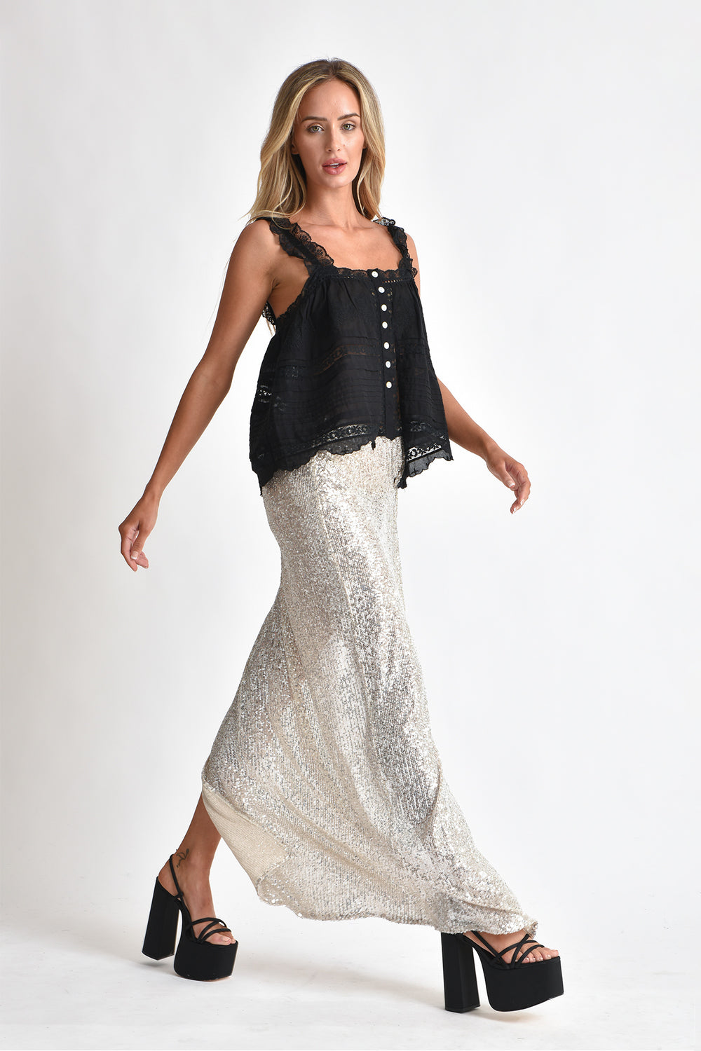 Title: Brittany Womens Fashion: A Style Statement that Transcends Boundaries