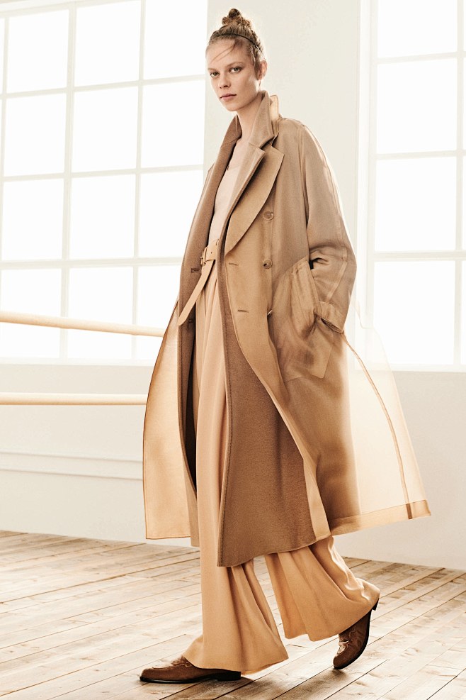 MaxMara Womens Fashion: A Classic and Stylish Choice