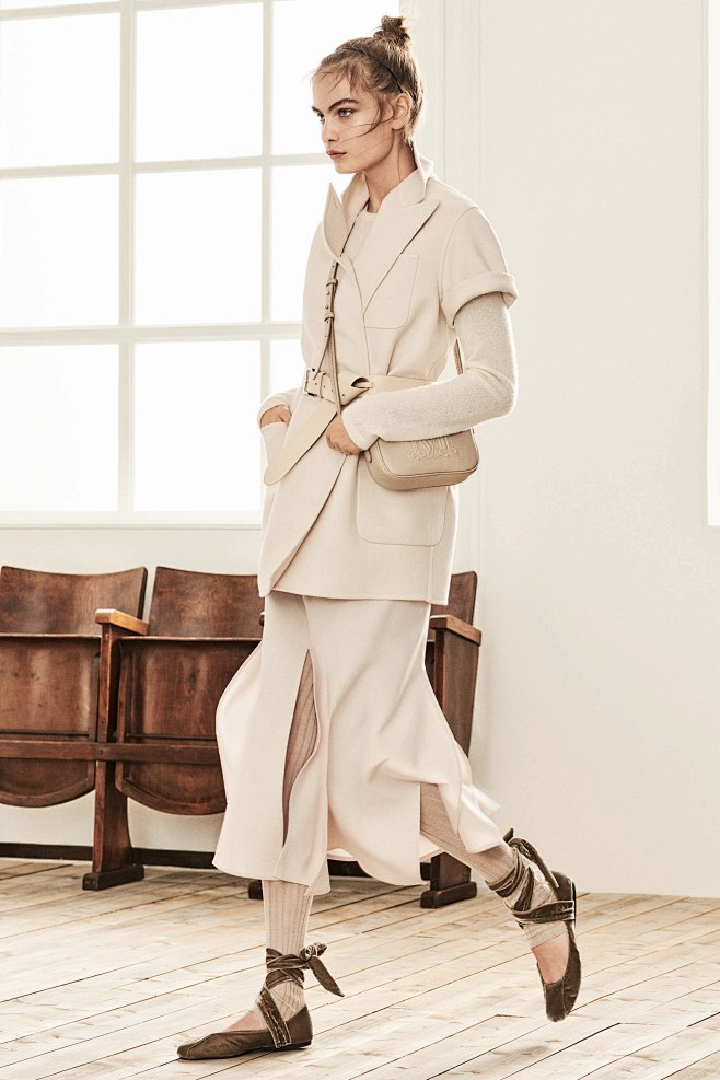 MaxMara Womens Fashion: A Classic and Stylish Choice
