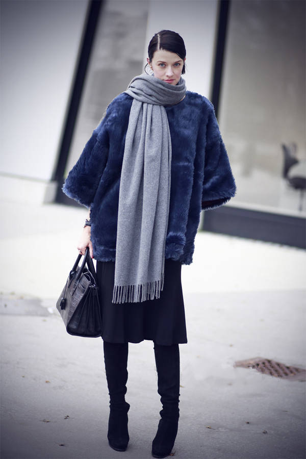 The charm of围巾大衣， Fashionable and Practical