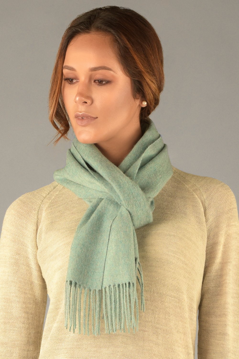 Title: The Art of Tying a Long Scarf: A Step-by-Step Guide