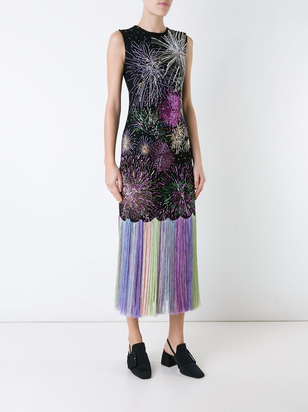 Firework Embroidery Womens Clothing Store: A Glimpse into the World of Fashion and Creativity