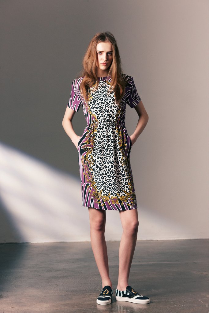 Title: Unveiling the Allure of Womens Fashion: A Comprehensive Look into ln女装