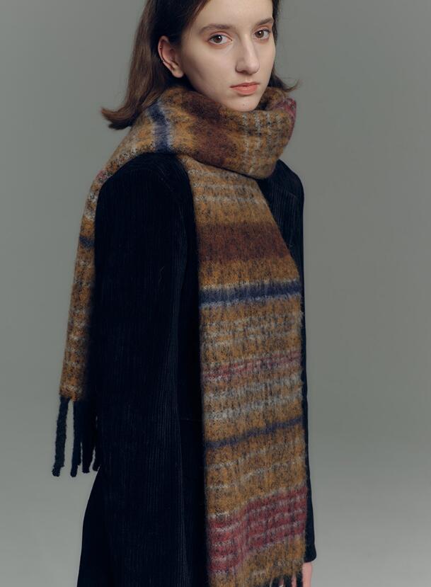 The beauty of the Reversible Needle Scarf