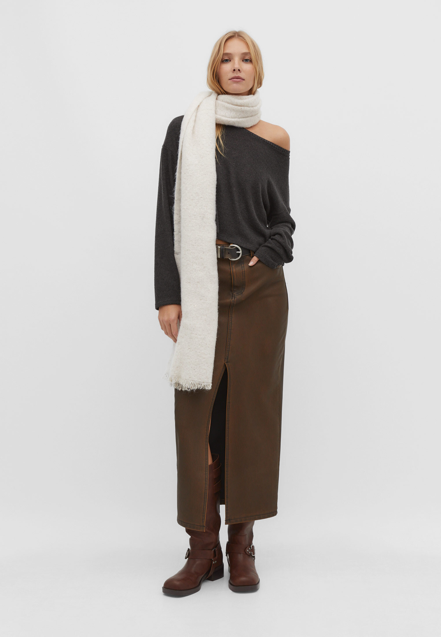Womens Scarf Brands: A Guide to the Best Brands for Every Style and Budget