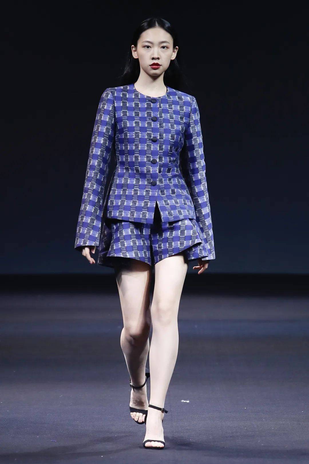 Title: Top 10真丝女装品牌排行榜，奢华与舒适的完美结合