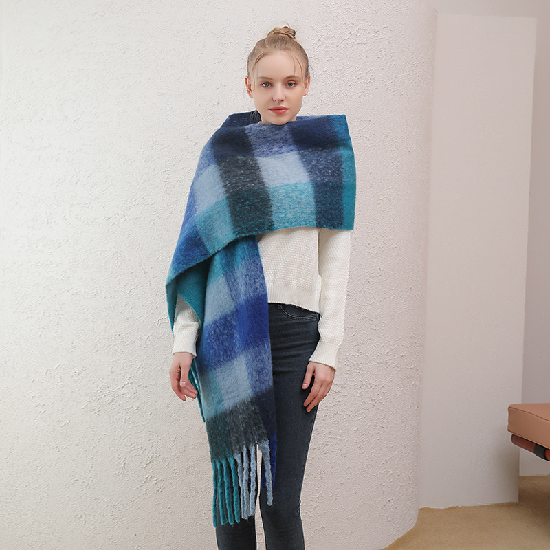 How to Tie a Small Scarf
