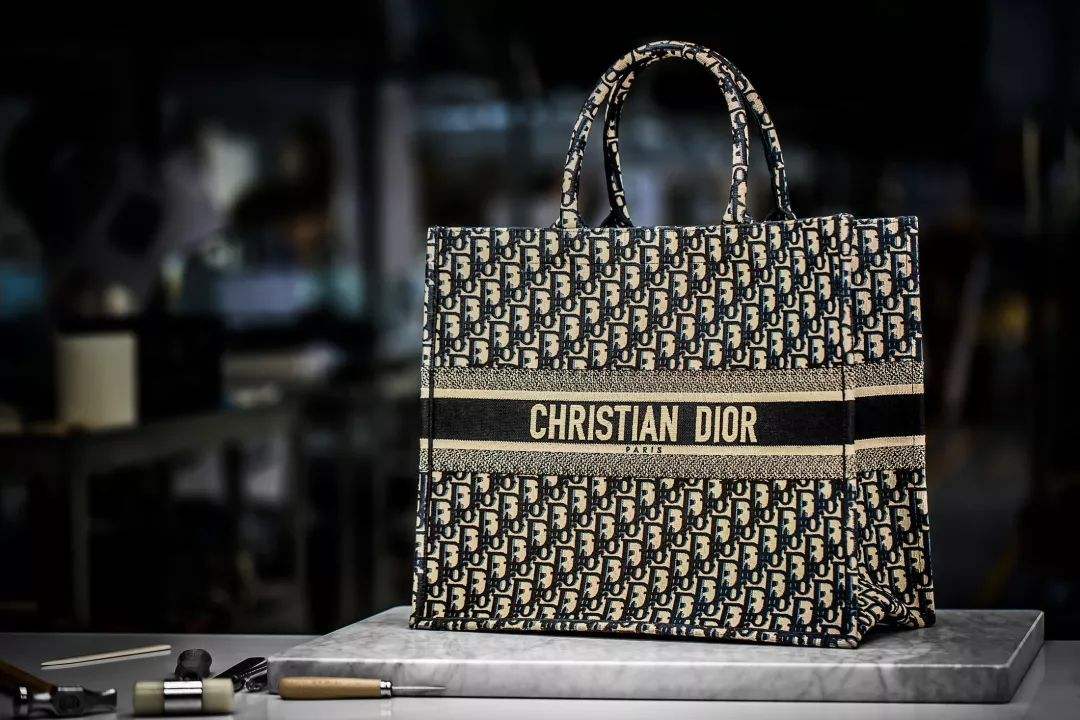 The Price of Dior Scarves: A Luxury Fashion Statement