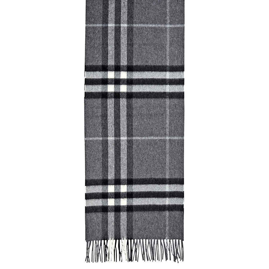 CHANELS CASHMERE SCARVES: A PLUSH, TIMELESS TREASURE