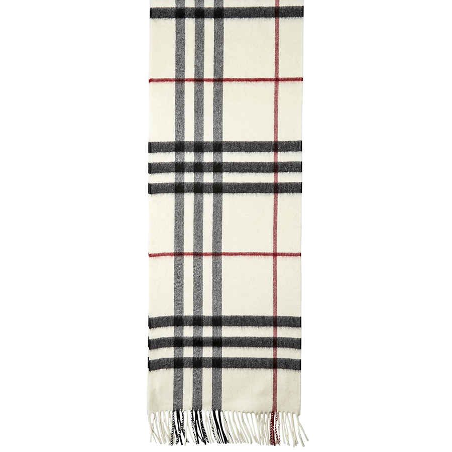 CHANELS CASHMERE SCARVES: A PLUSH, TIMELESS TREASURE