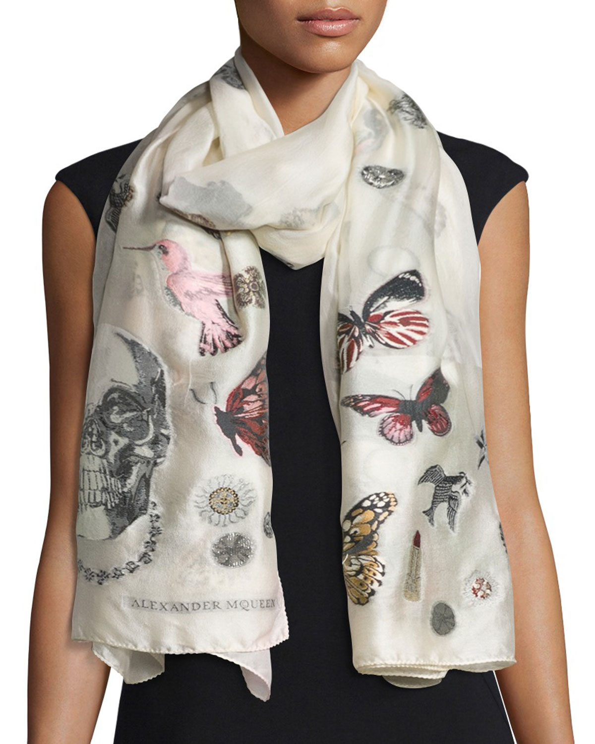 Title: Theluxury of Silk: An Insight into the World of Silk Scarf Brands