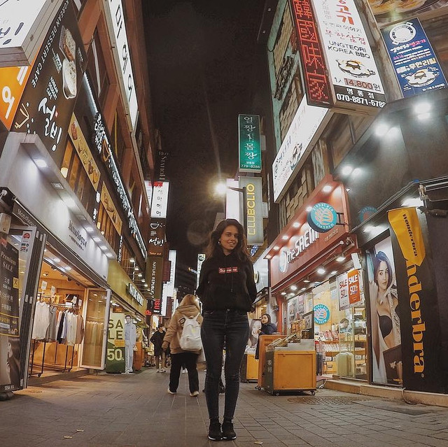 Title: Exploring the World of Korean Fashion: A Journey Through Korean Womens Clothing