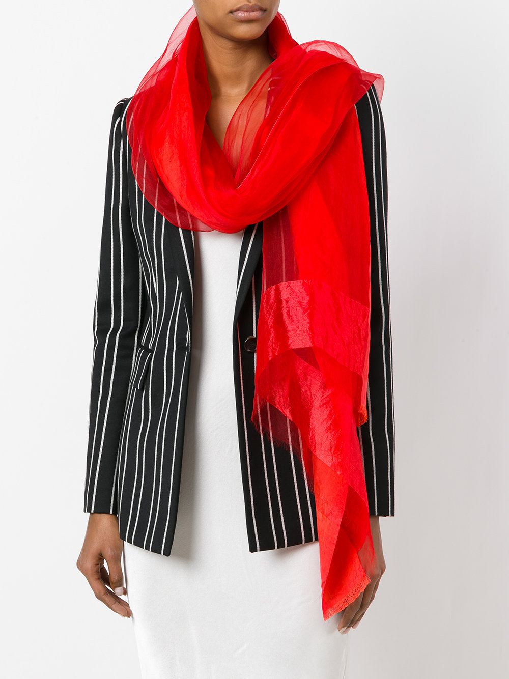 Red Scarf: Fashionable and Versatile