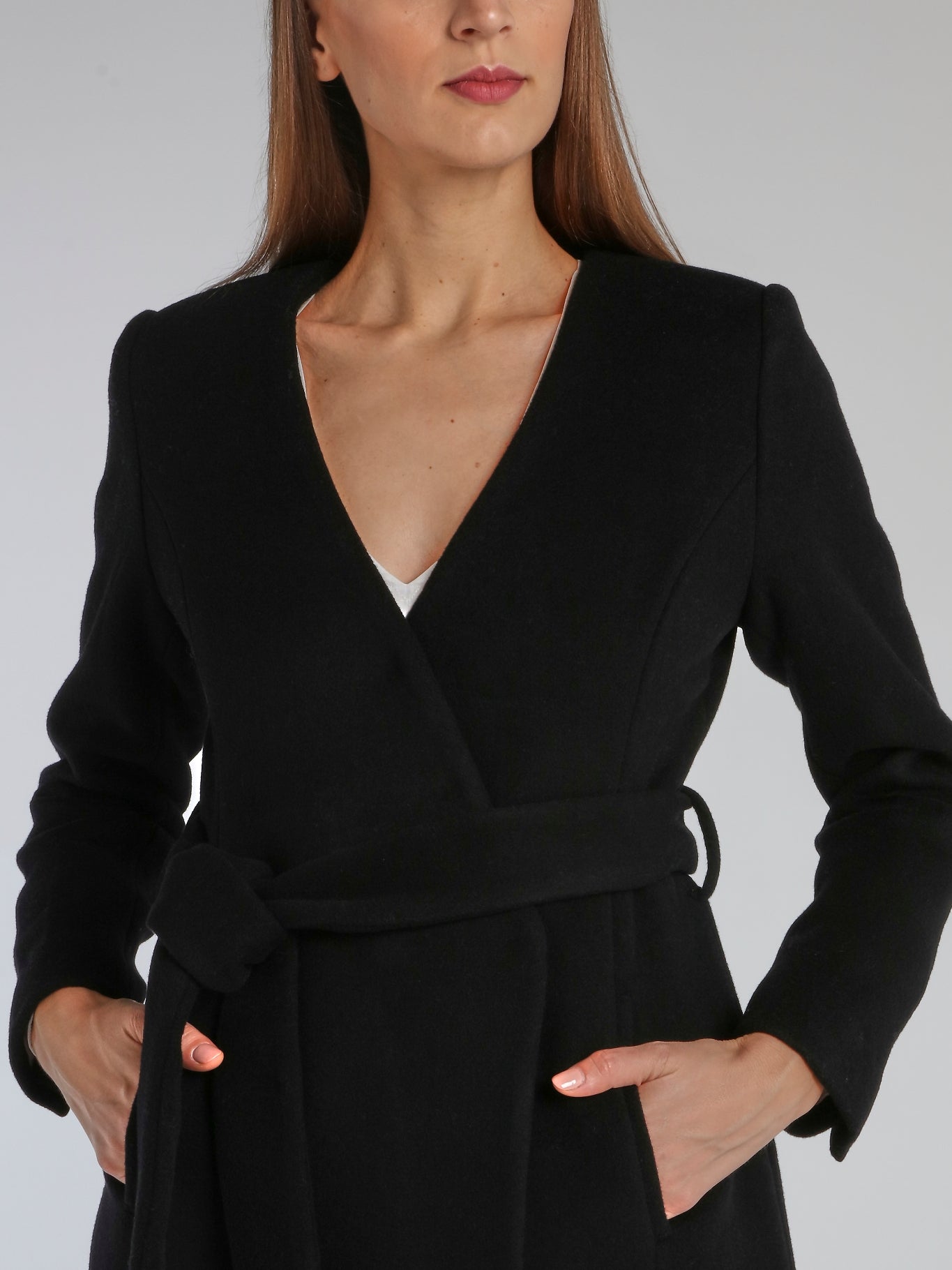 What to Pair with a Black Coat: A Guide to Stylish Scarves