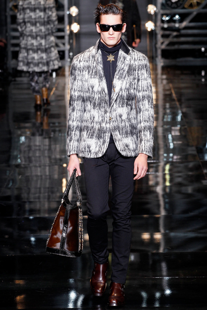 Versace Scarves: A Fashion Statement with Italian Heritage