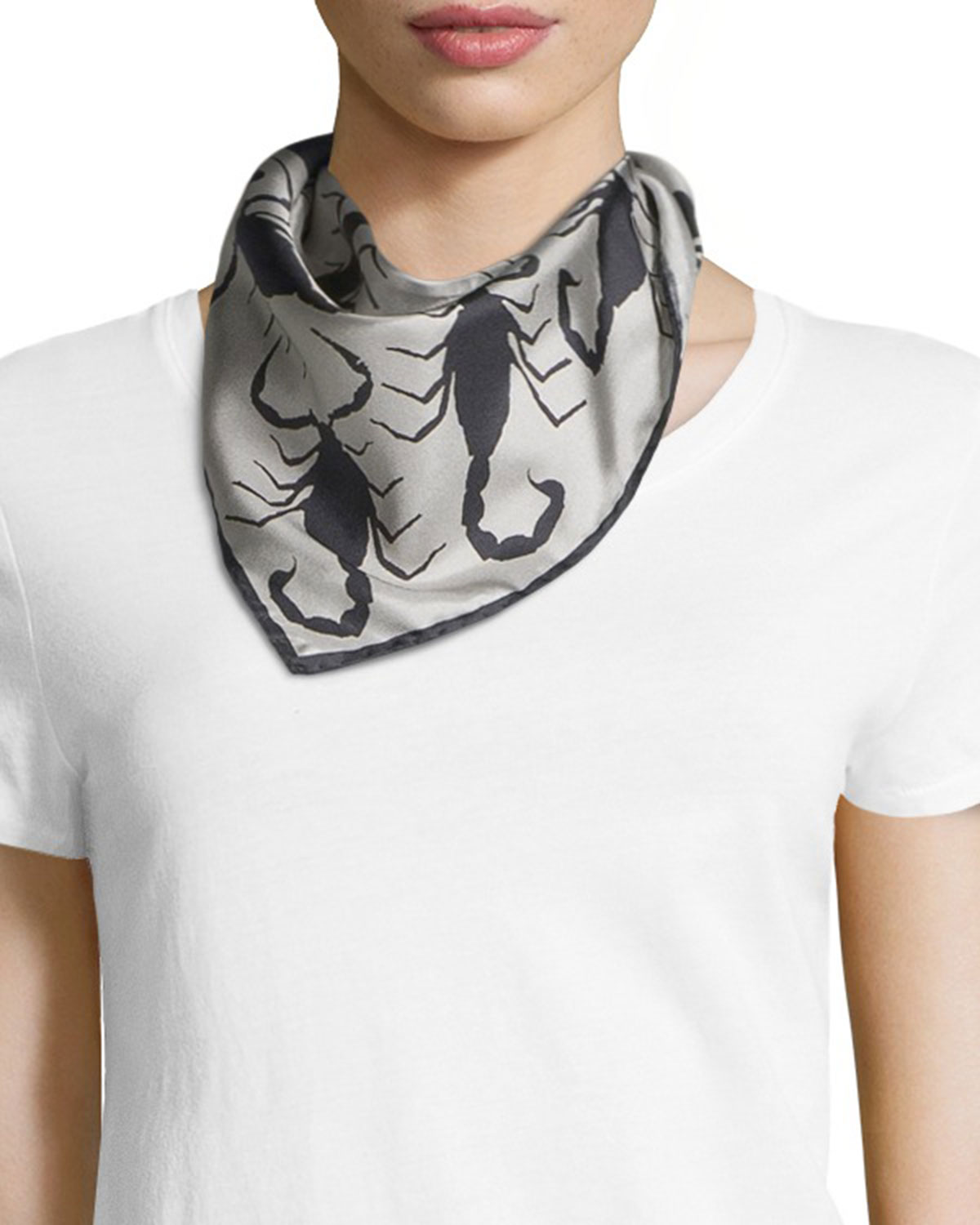 The Rise of Yang Mis Fashion Icon: A Close Look at Her Signature Scarf
