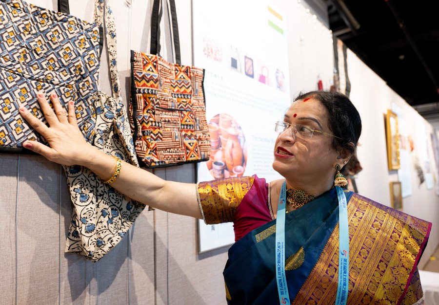 Title: Exploring the Controversial World of Cai Xukuns Womens Wear Photos: A Cultural Analysis