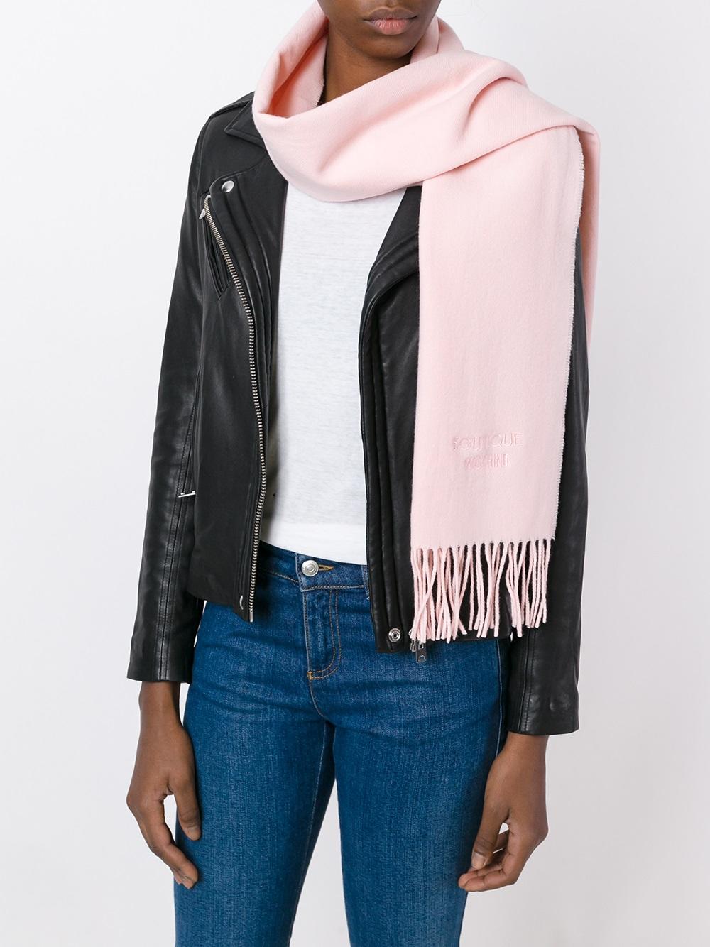 How to Fix the Fringes of a Scarf That Have Become Frayed