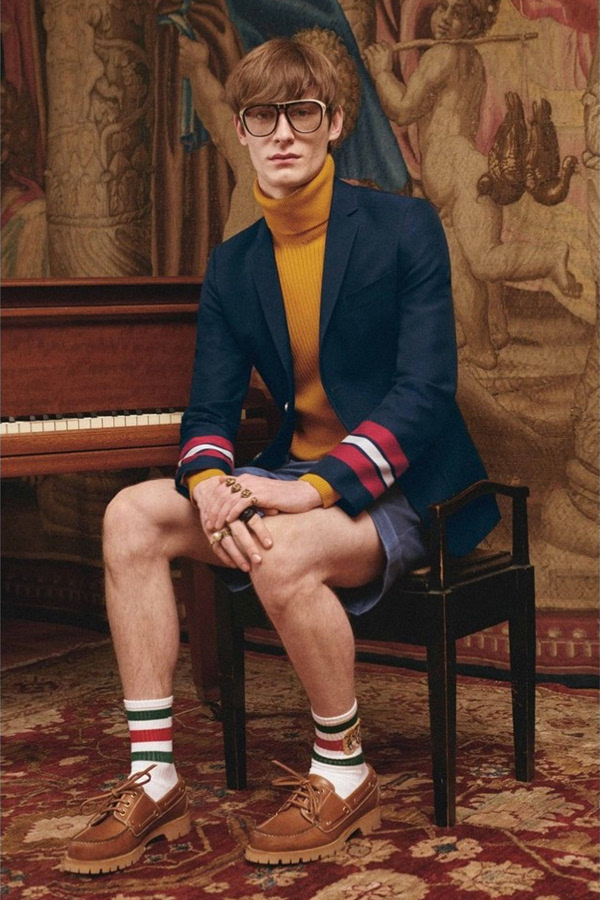 Gucci Mens Scarves: A Fashion Statement for the Modern Gentleman