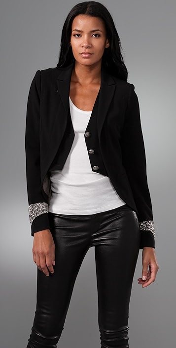What to Pair with a Black Coat: A Guide to Stylish Scarves