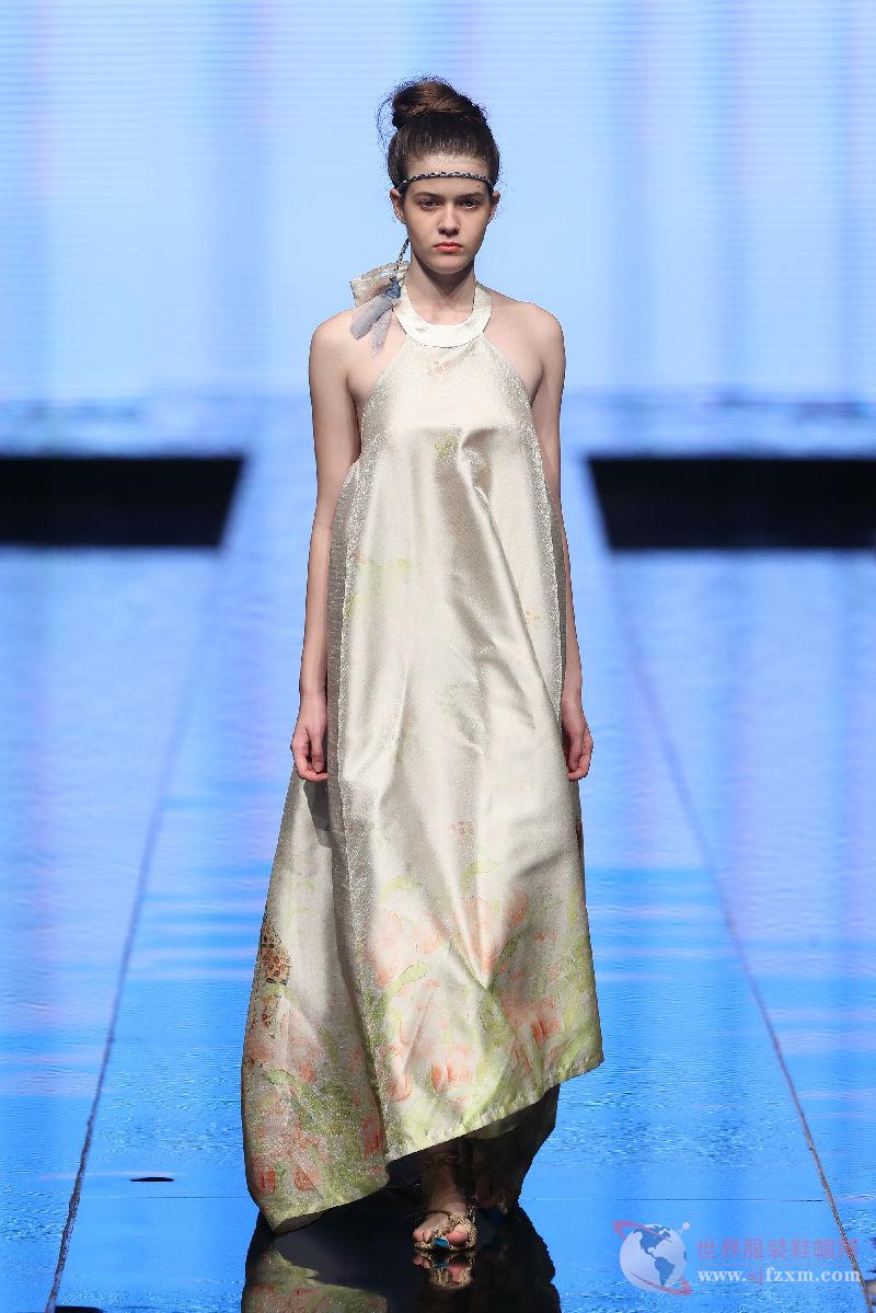 Title: Unveiling the Enigmatic Allure of Zhang Yunjings Womens Wear