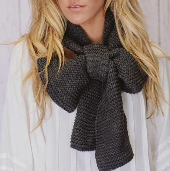 How to Tie a Short Scarf: A Step-by-Step Guide