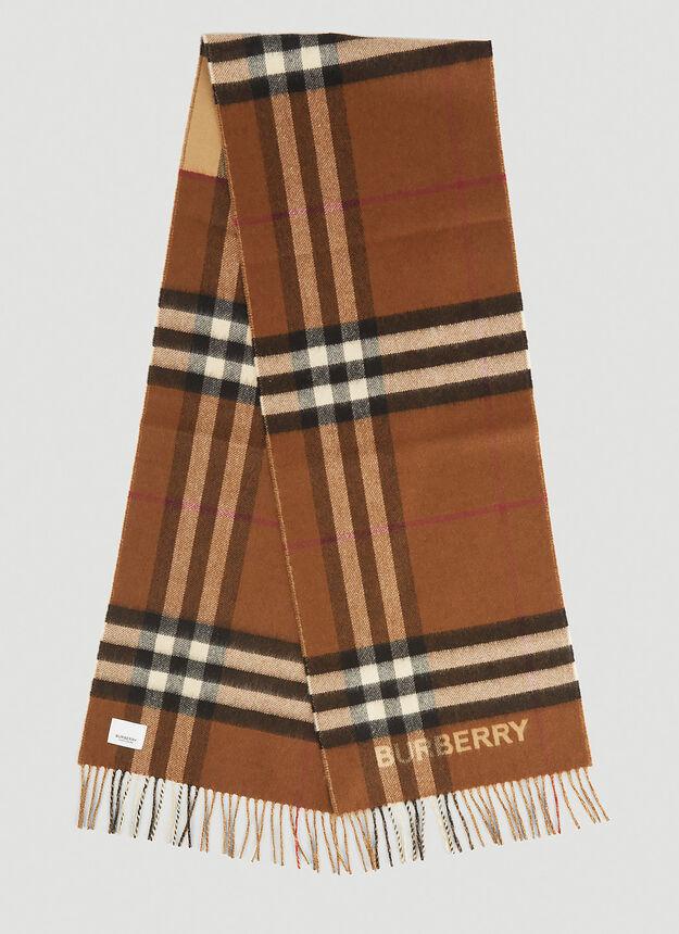 Barberry Scarf: A Symbol of Luxury and Quality