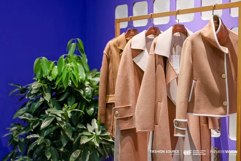 Title: Erin Shiyi Womens Fashion: A Fusion of Style and Substance