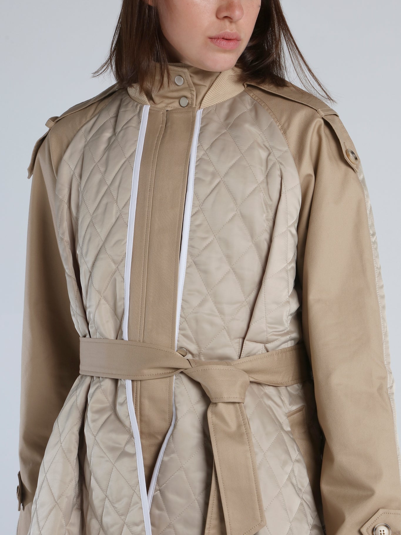 What to Pair with a Beige Coat: A Guide to the Perfect Winter Fashion