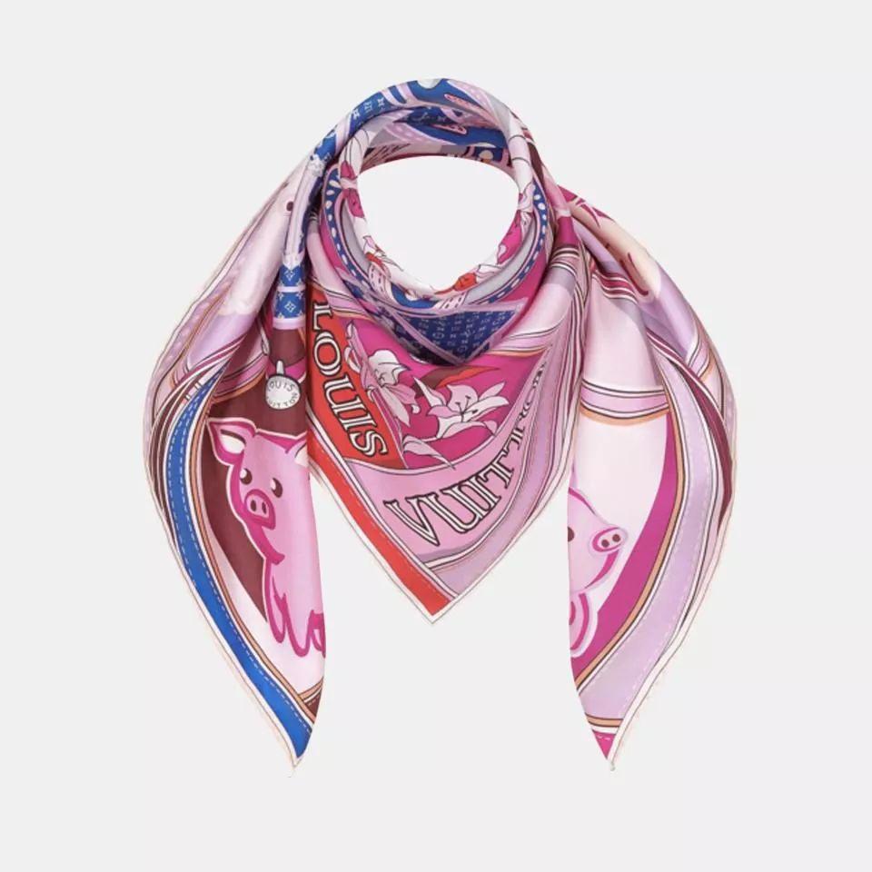 Square Scarf Styles: Various Ways to Wrap a Square Scarf