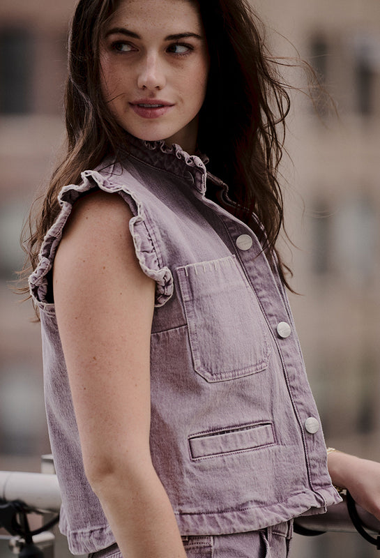 Title: Embracing the Beauty of Womens Clothing in the Enchanting Month of April