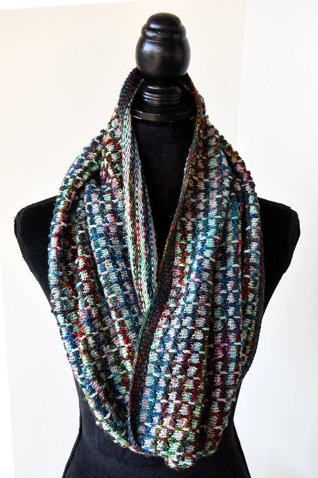 Title: DIY Scarf Knitting Magic: Creating Your Own Knitting Tool