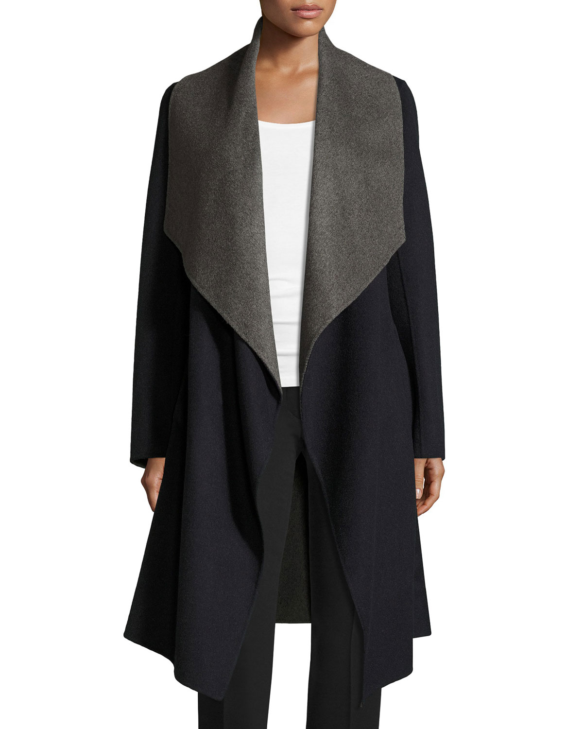 Gray Winter Coat: The Perfect Pairing with a Scarf