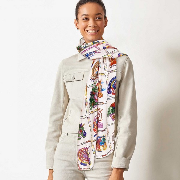 Hs Scarf: Unraveling the Mystery of a Fashion Icon
