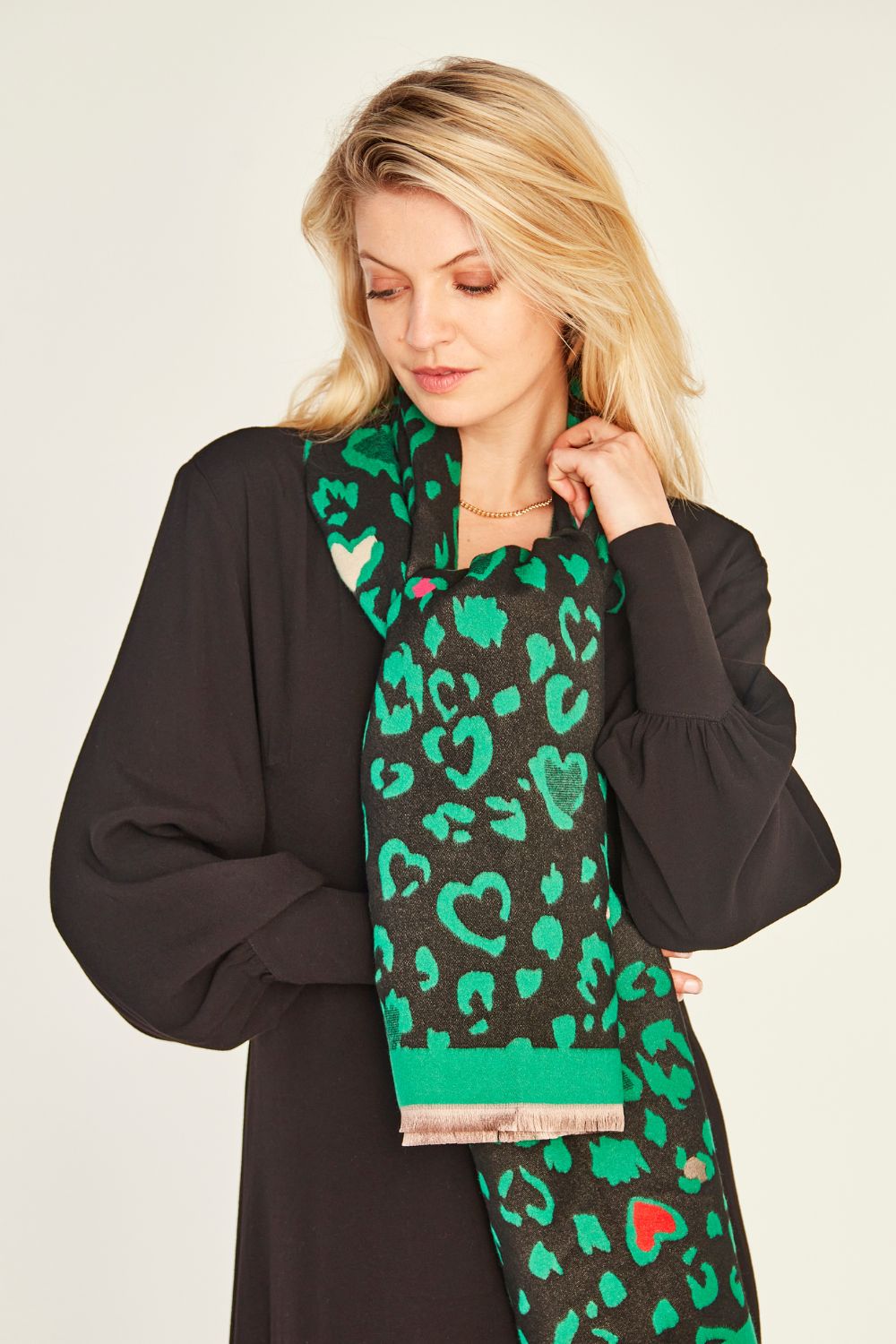 Green Clothing and What Color Scarf to Pair With It