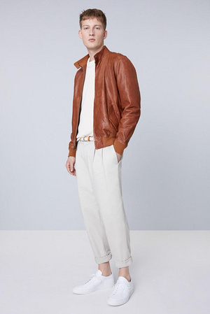 Title: Styling a Pink Coat with the Right Color Scarf