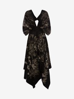The Alexander McQueen scarves: a symbol of fashion and creativity