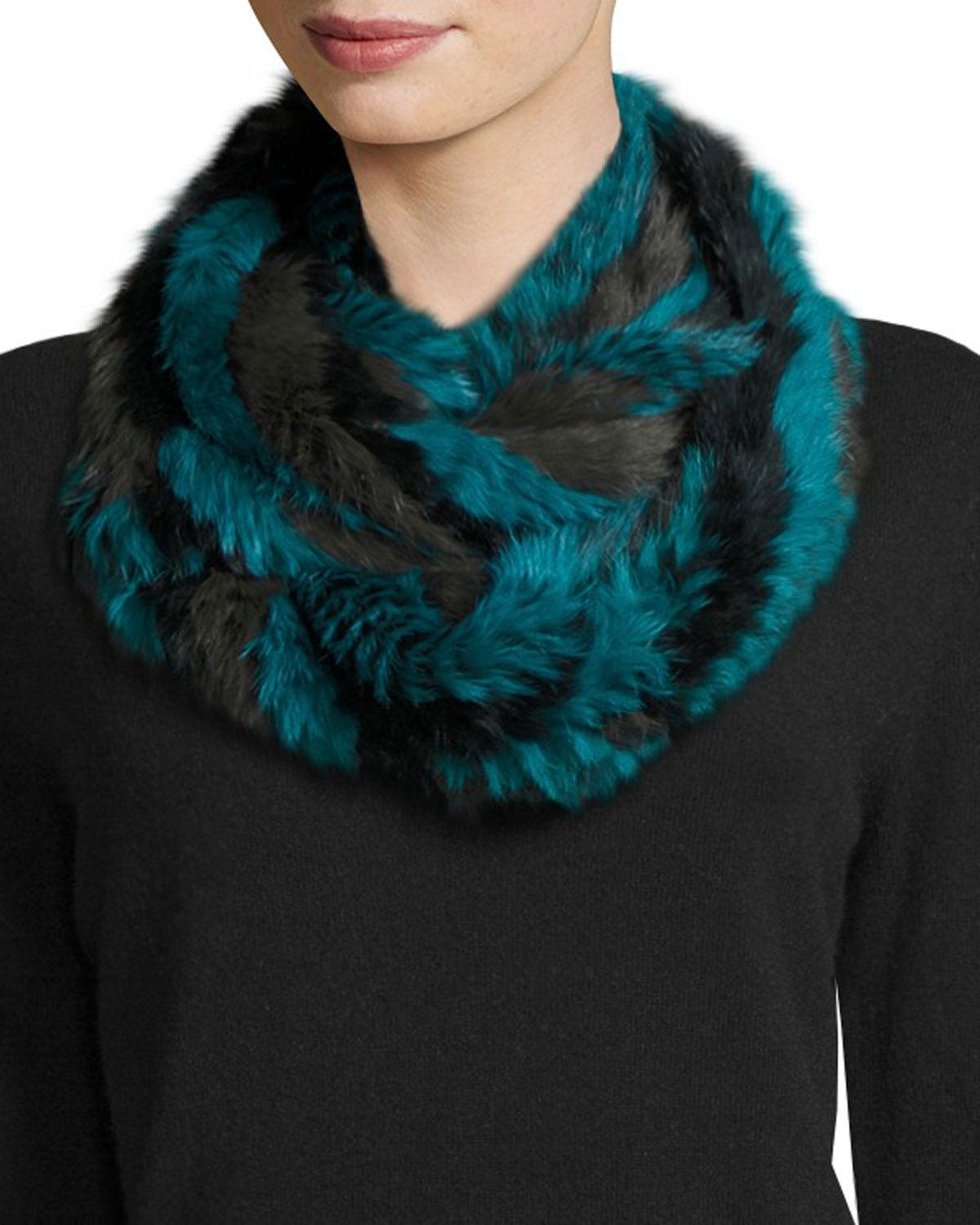 What Color Scarf to Wear with a Dark Green Coat?